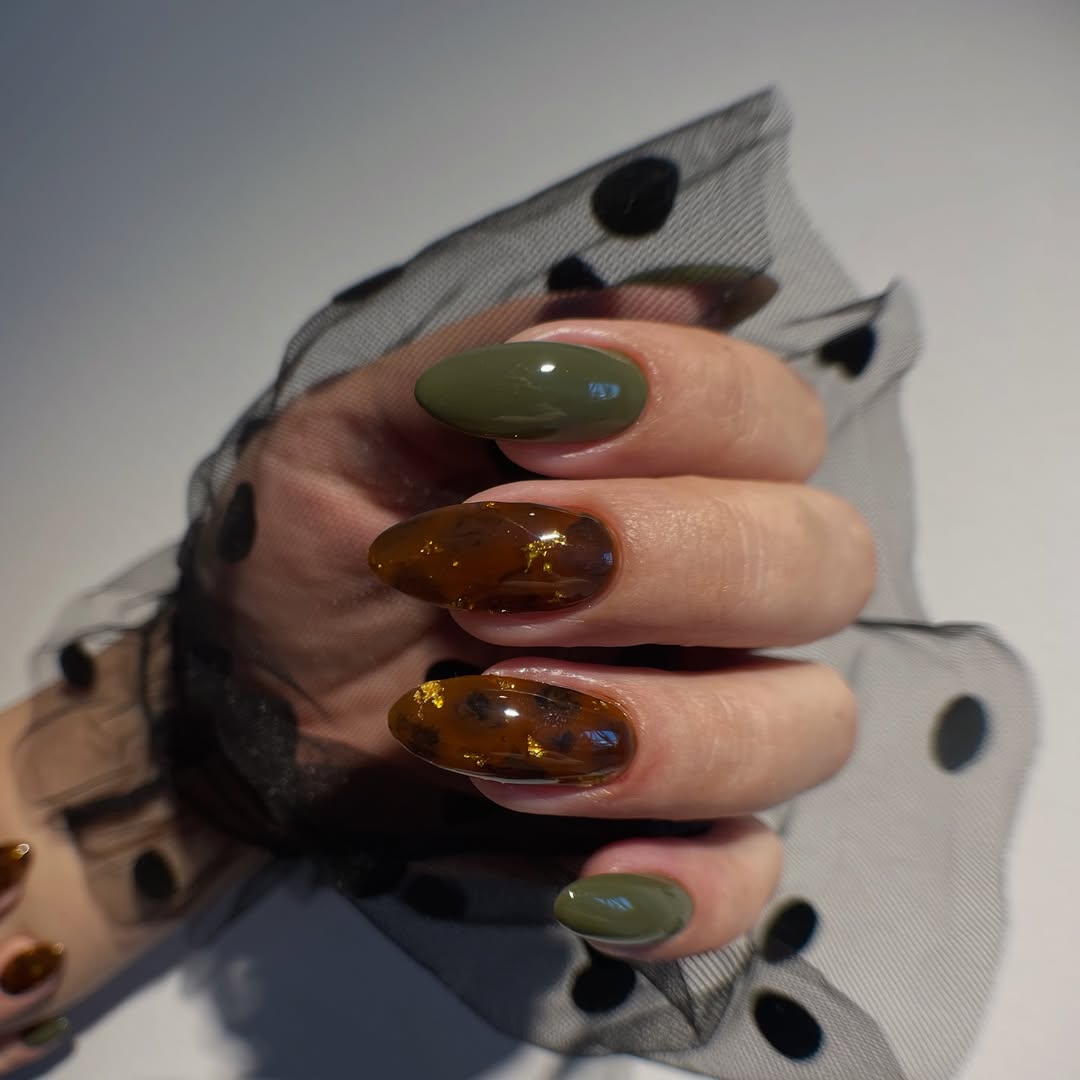 Amber Tortoise and Forest Green Oval Nails