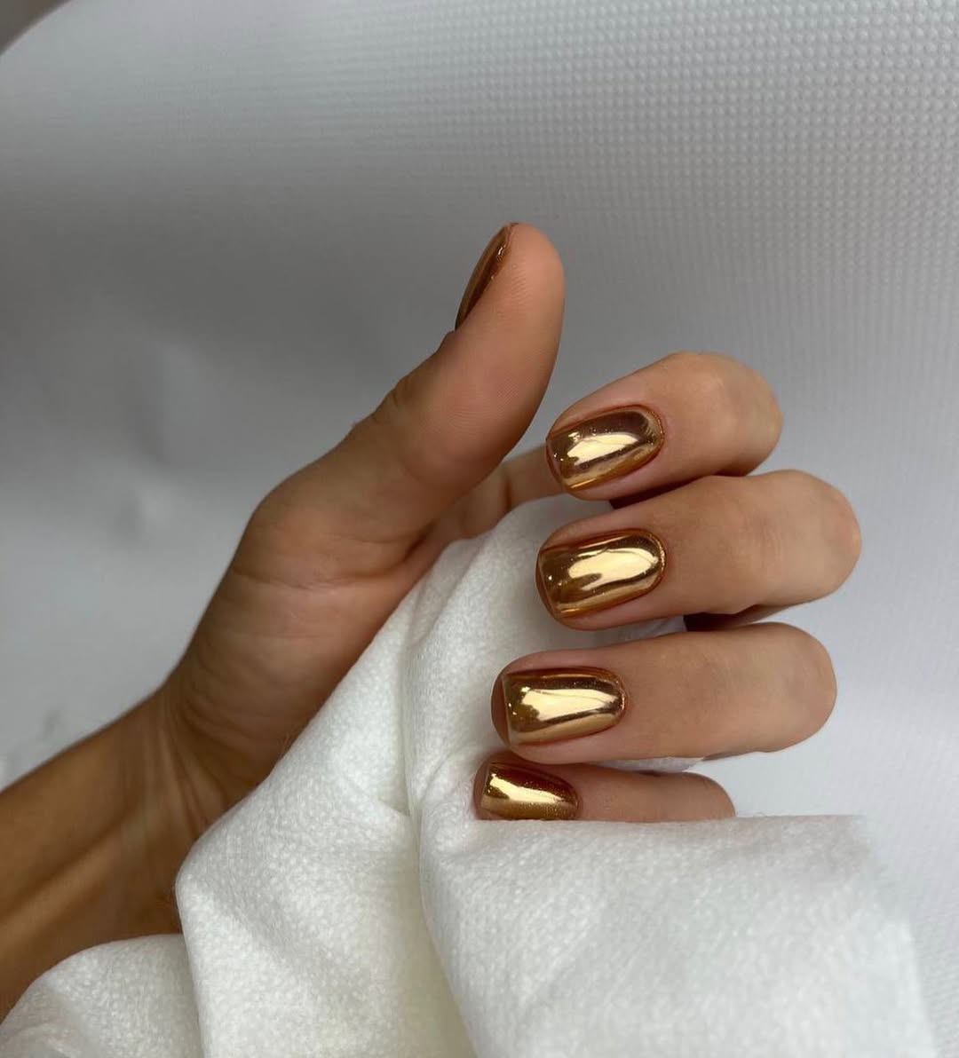 Brilliant Liquid Gold Chrome Square Nails
