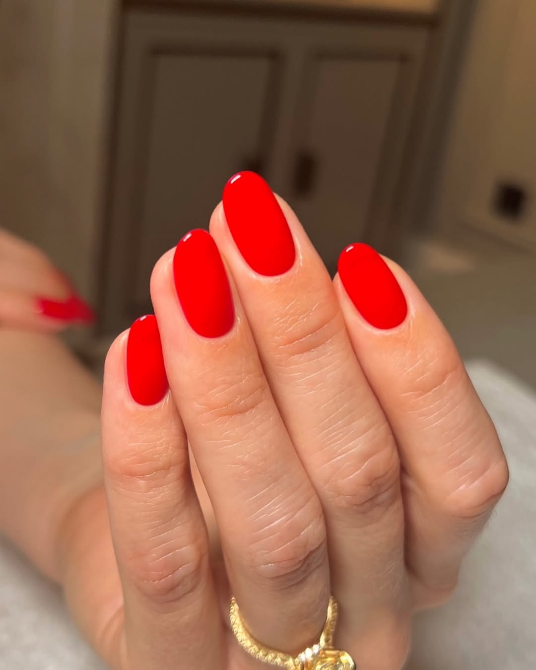 Classic Bright Red Oval Glossy Nails