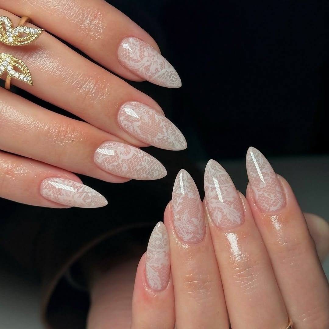 Delicate Lace Almond Shape Glossy Nails