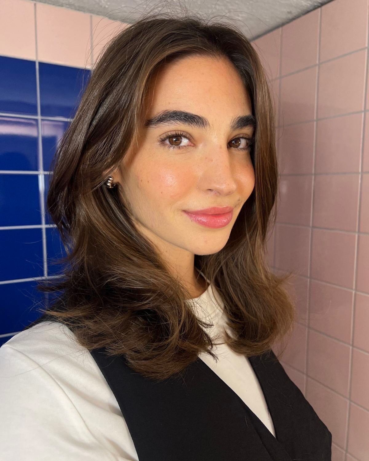 Effortless Medium Length Layers With Subtle Waves