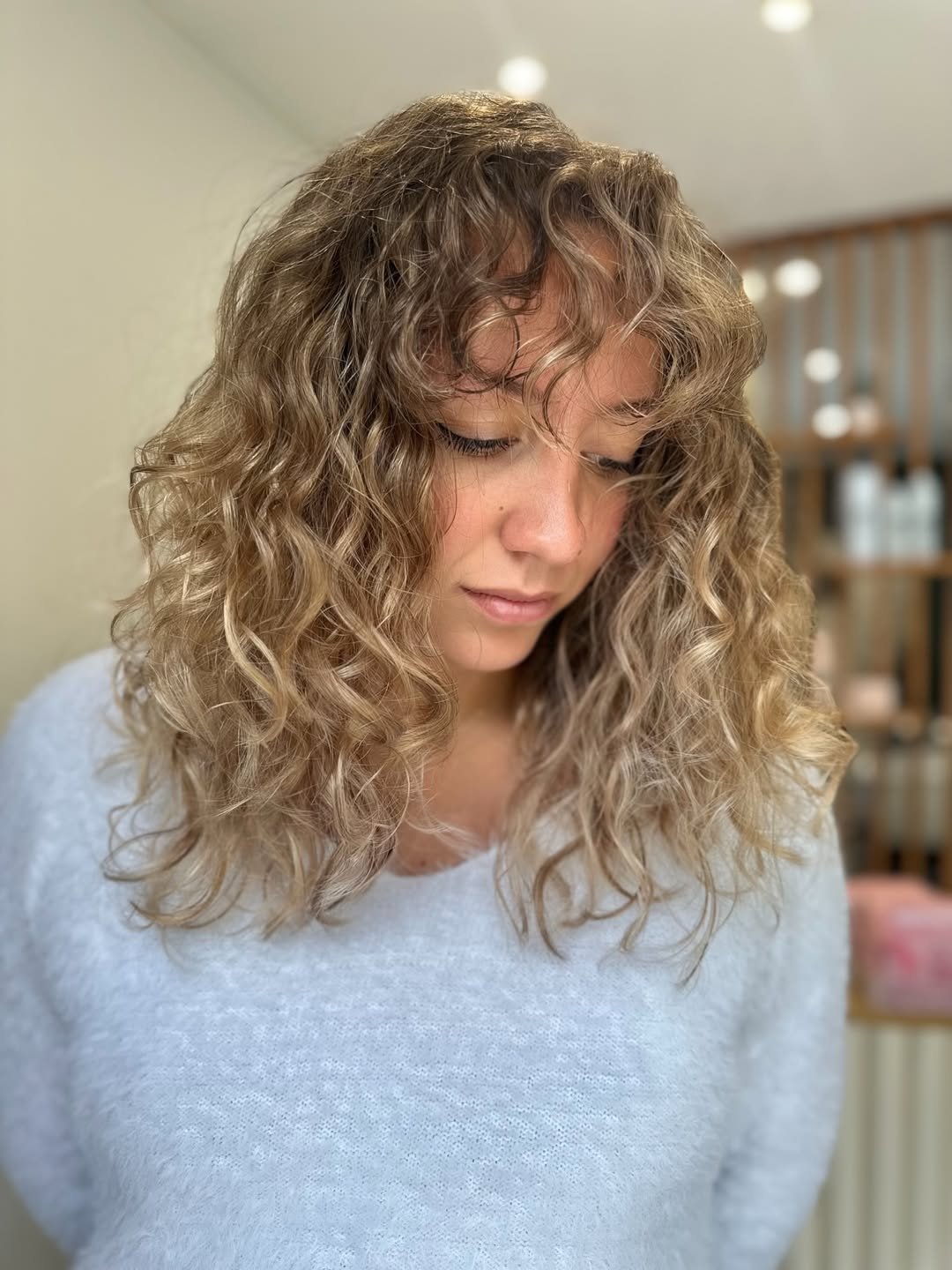 Effortless Ringlets With Blonde Balayage