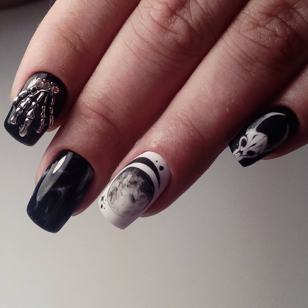 Gothic Moon and Skull Square Nails
