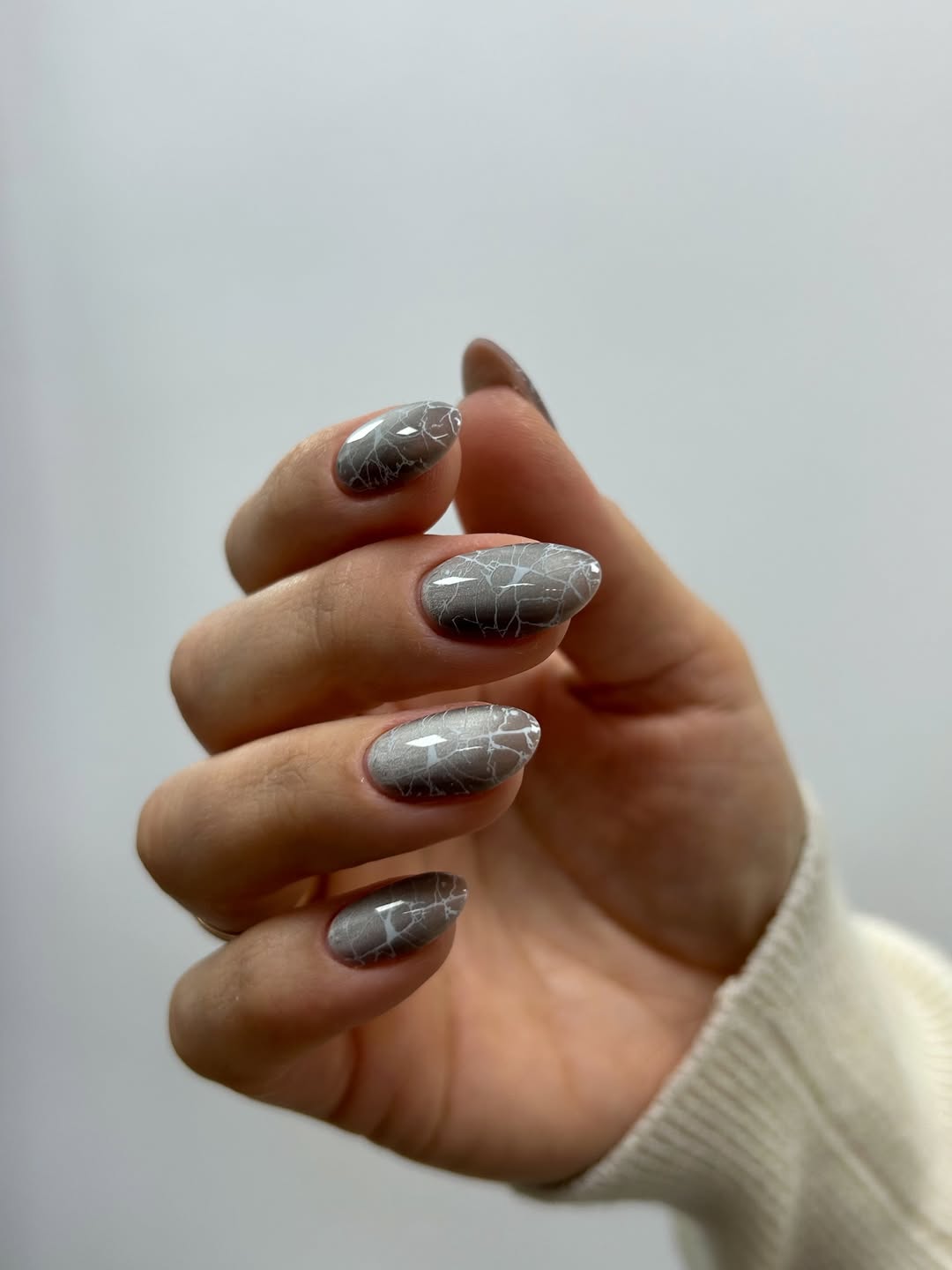 Gray Cracked Marble Effect Almond Nails