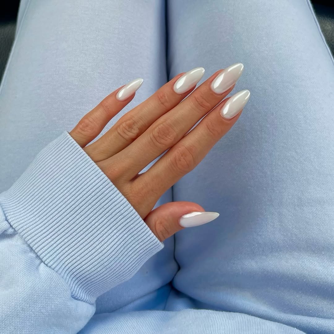 Luminous White Chrome Stiletto Nails