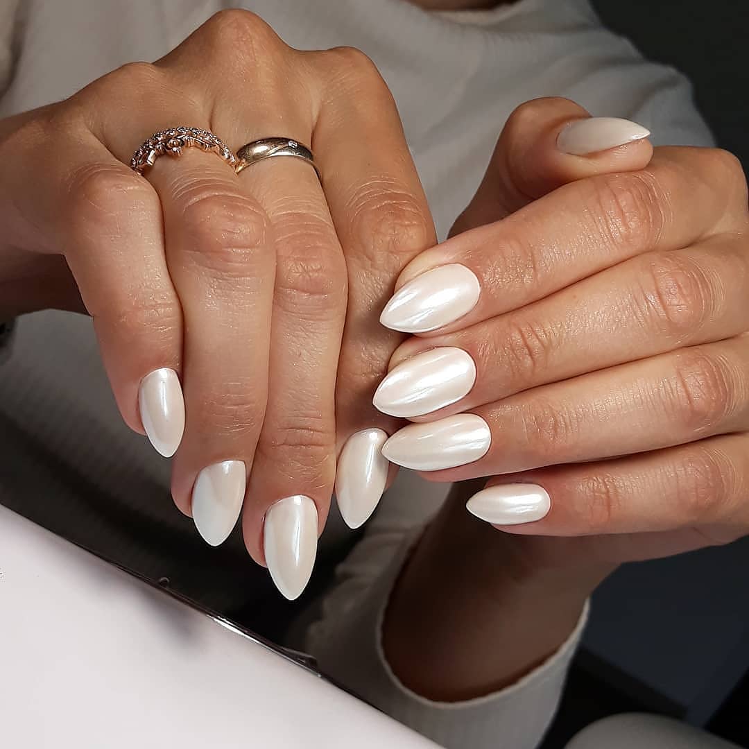 Luminous White Pearl Almond Chrome Nails