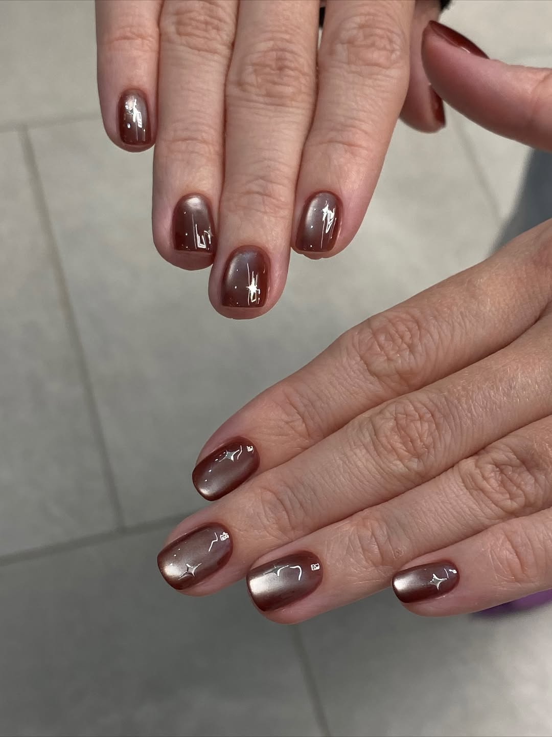 Metallic Bronze Star Accent Short Nails