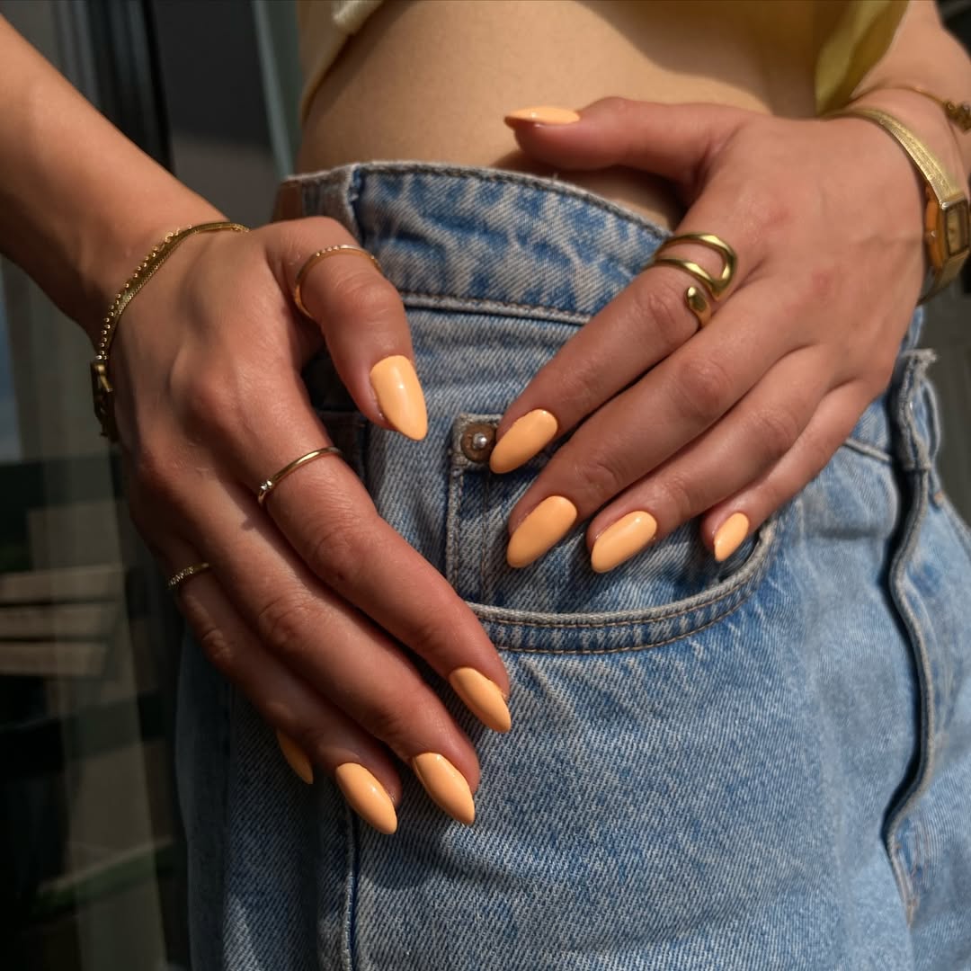 Peachy Cream Almond Glossy Nails