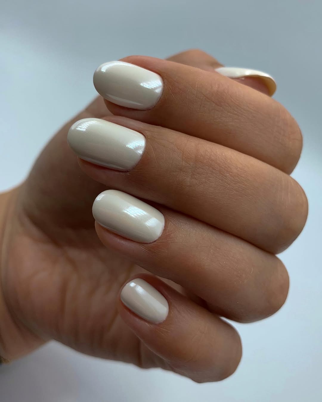 Pearly White Chrome Short Squoval Nails