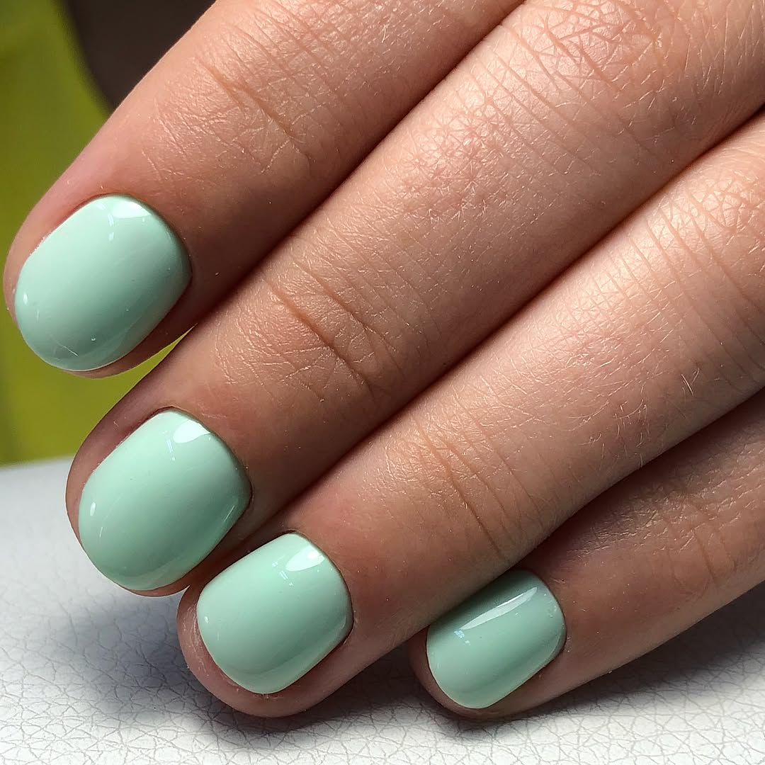 Soft Mint Green Glossy Short Nails