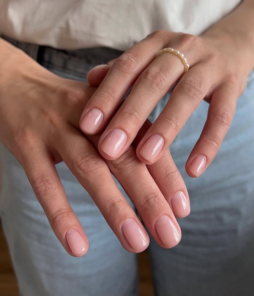Soft Pink Milky Glossy Short Oval Nails
