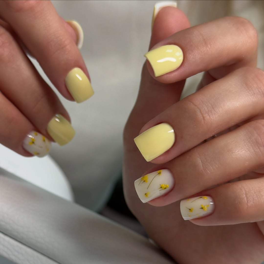 Sunshine Yellow Glossy Gel With Encapsulated Tiny Flowers