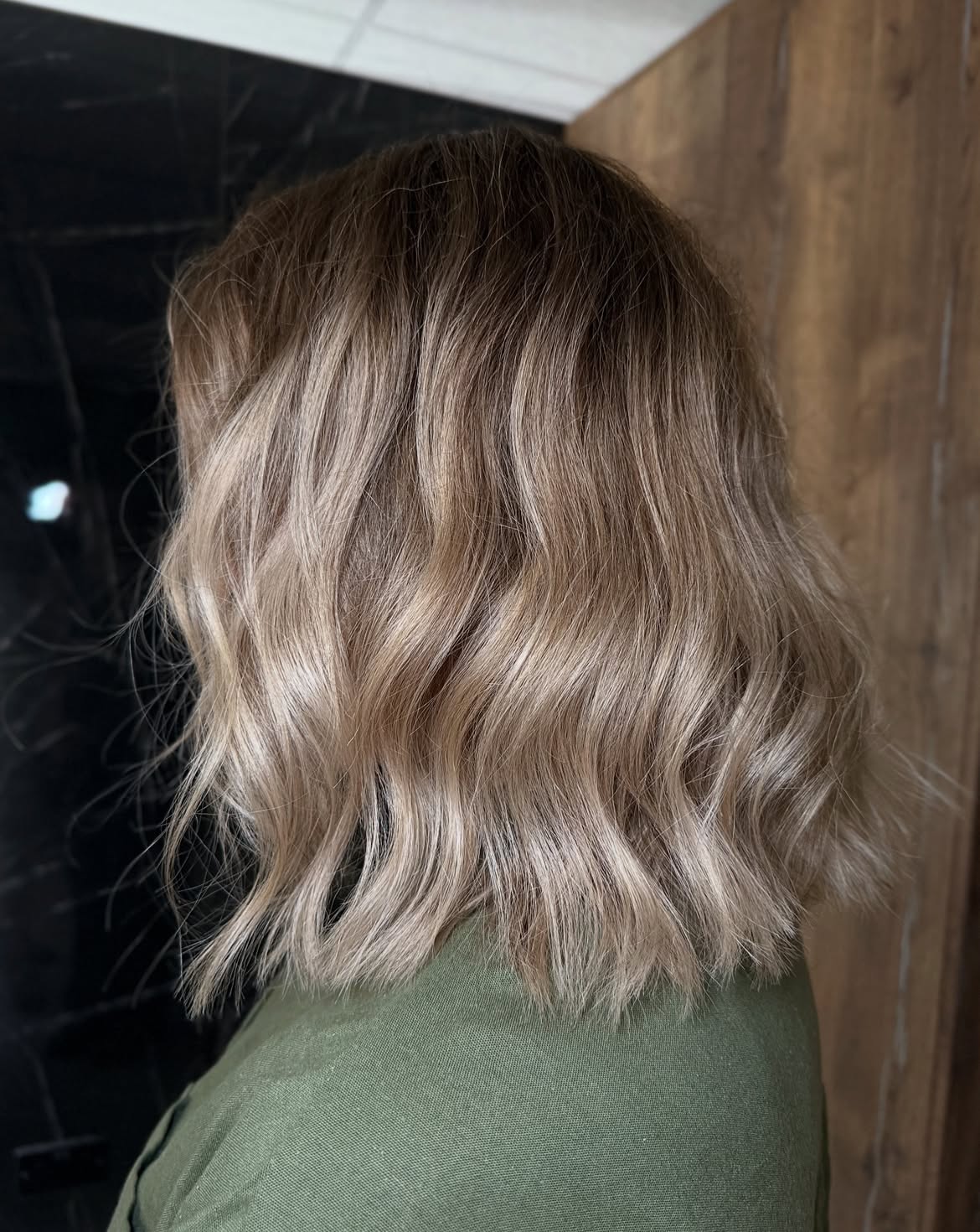 Beachy Bronde Waves For A Chic Fall Look