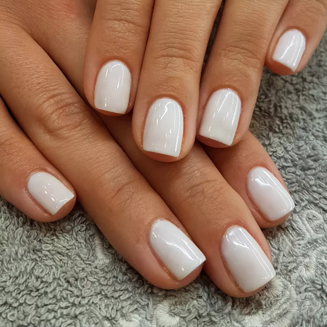 Chic Milky White Short Squoval Nails
