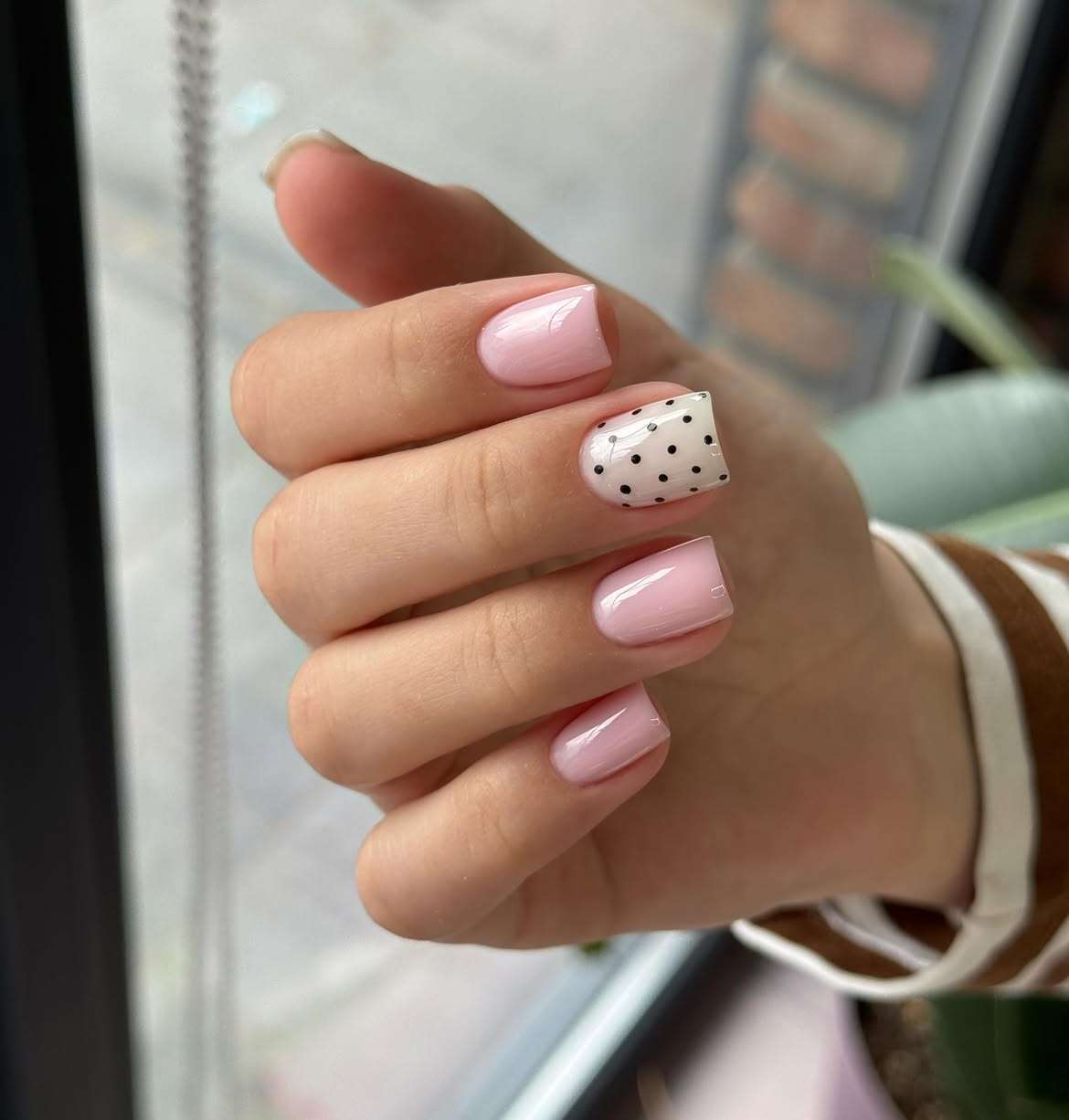 Chic Pink Polka Dot Square Nails