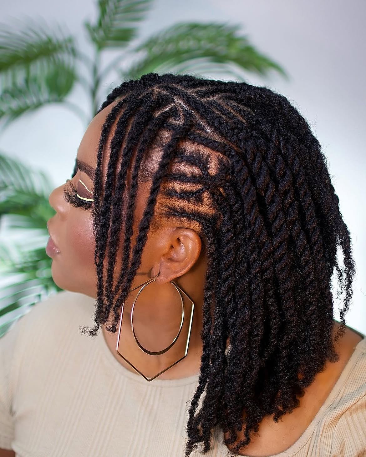 Chic Two-Strand Twists With Geometric Parting