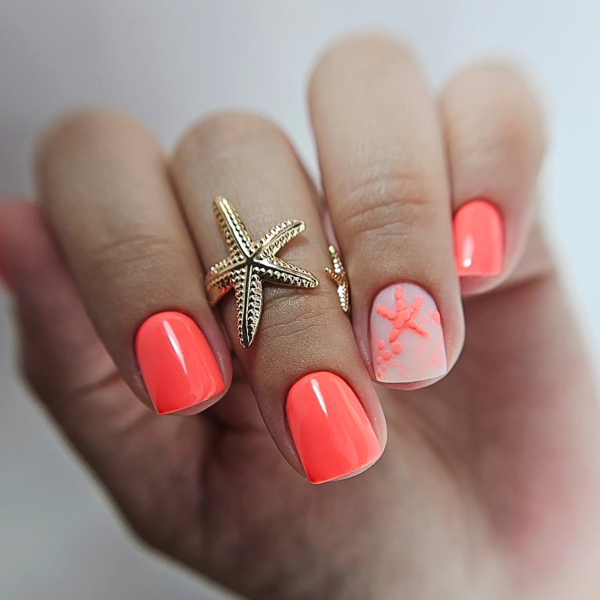 Coral Reef Starfish Accent Nails