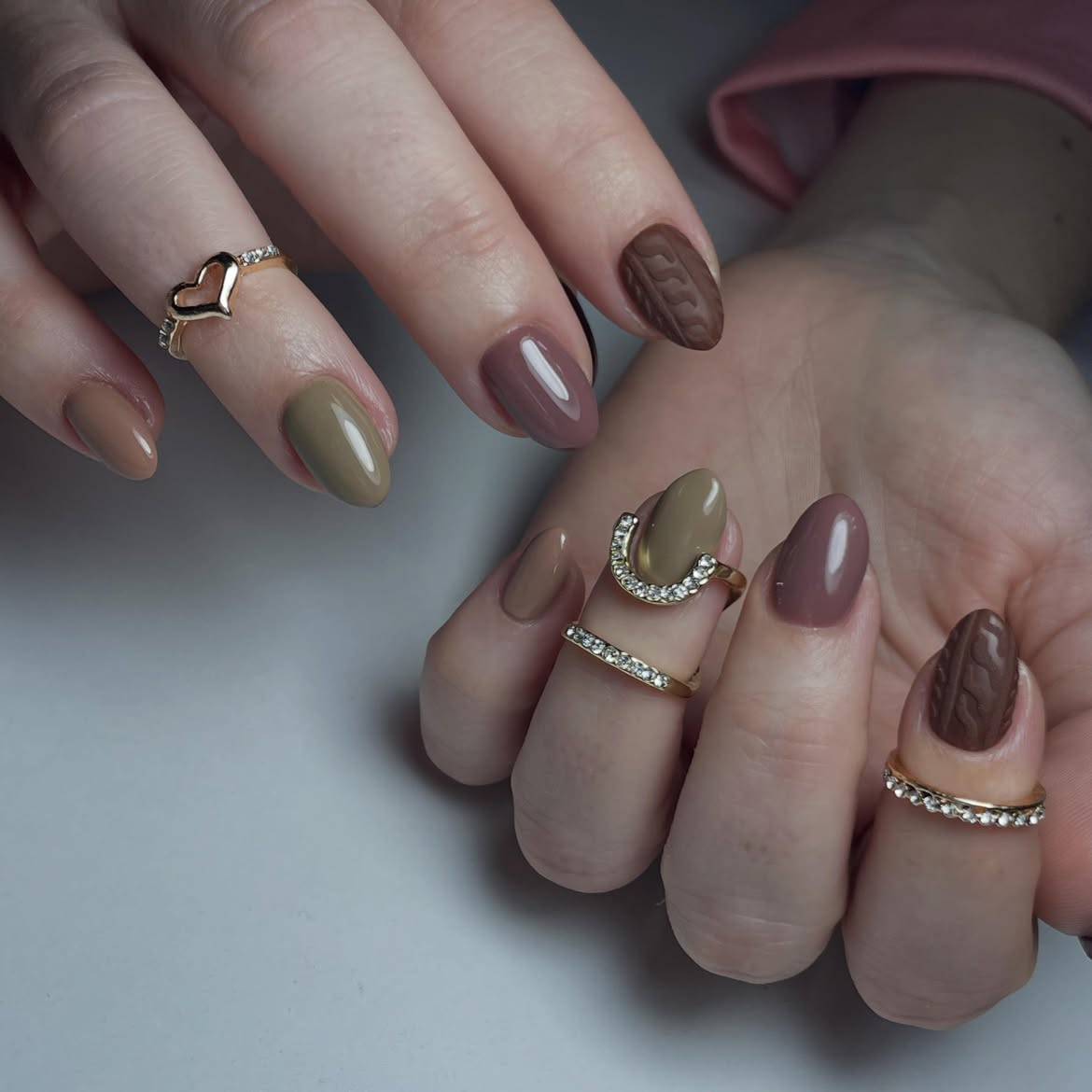 Cozy Brown Cable Knit Sweater Nails
