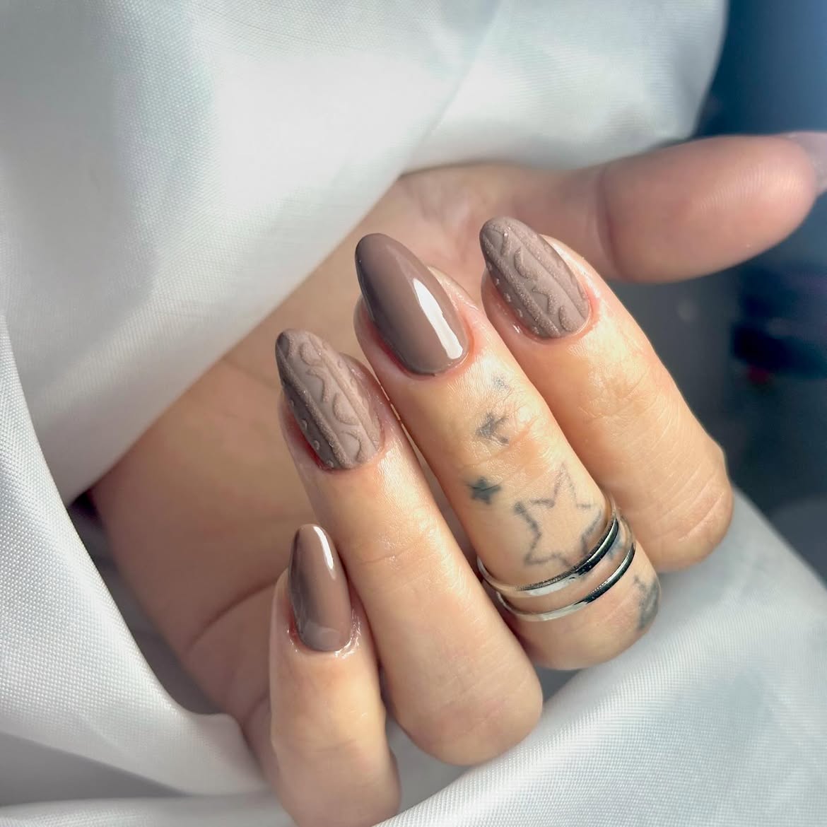 Cozy Cable Knit Matte Sweater Nails