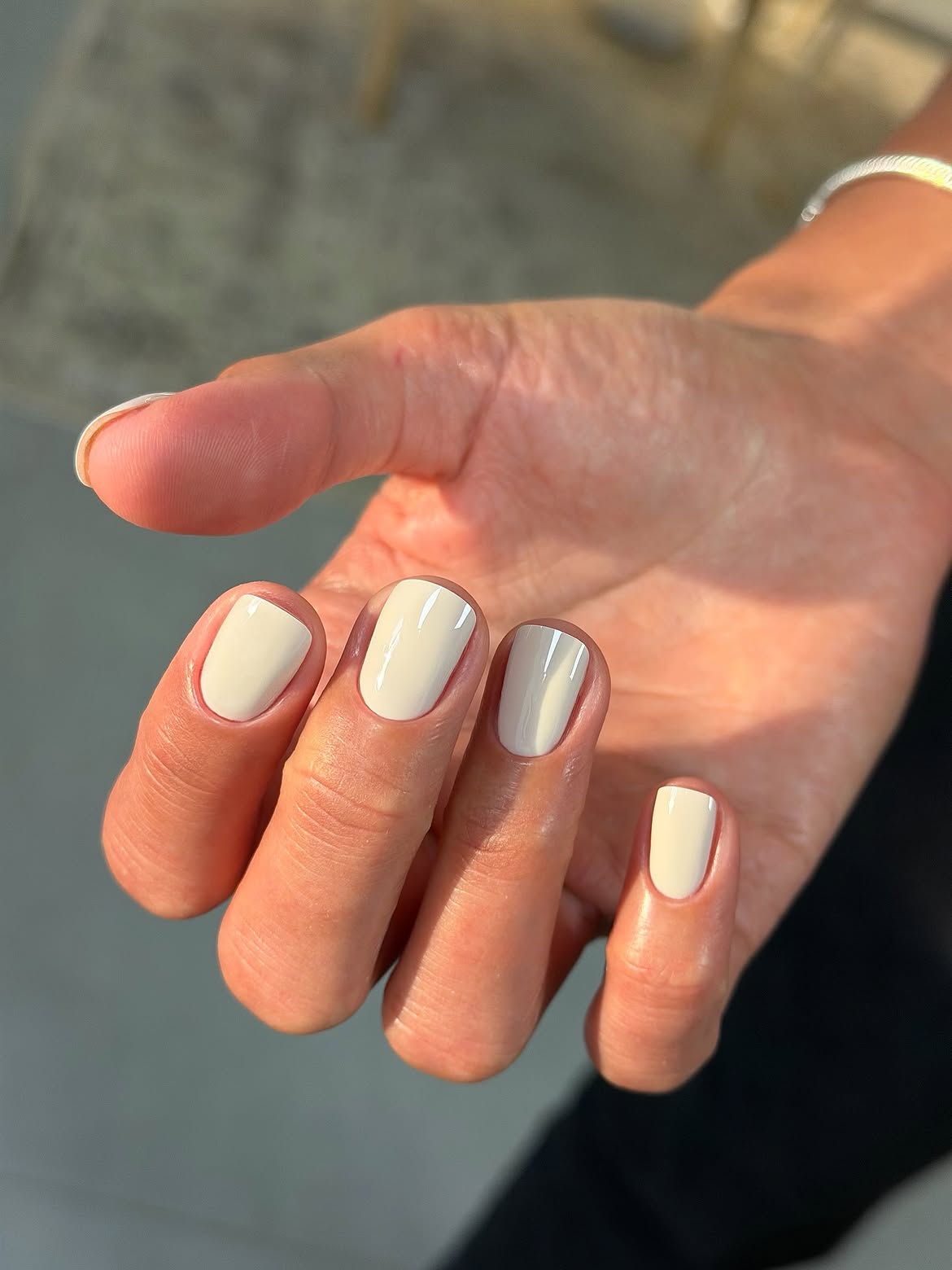 Creamy Vanilla Bean Glossy Short Squoval Nails
