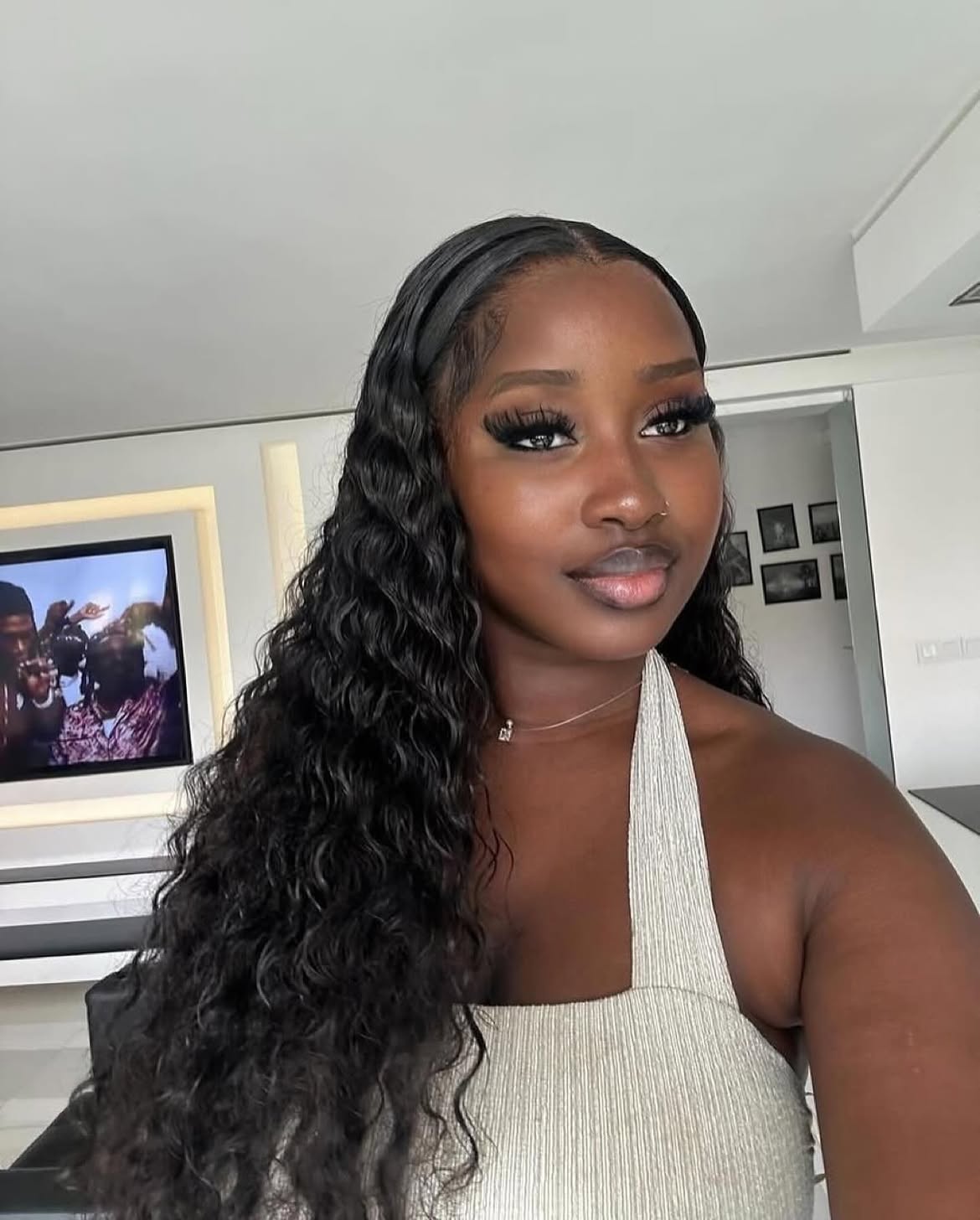 Deep Side Part Wet Look Waves