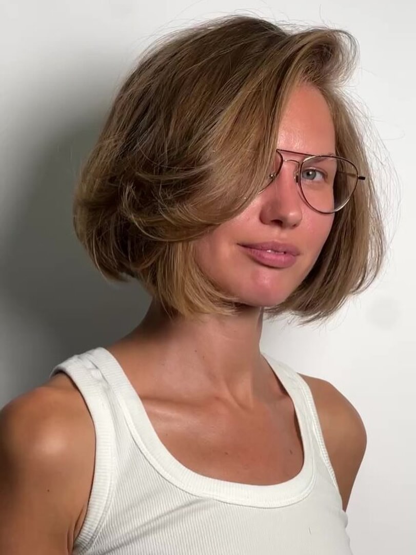 Effortless Voluminous Bob With Face-Framing Layers