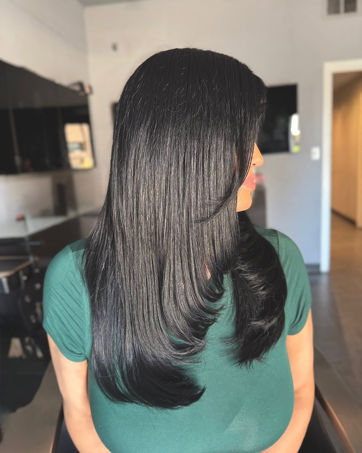 Glossy Espresso Layered Cut With Face-Framing