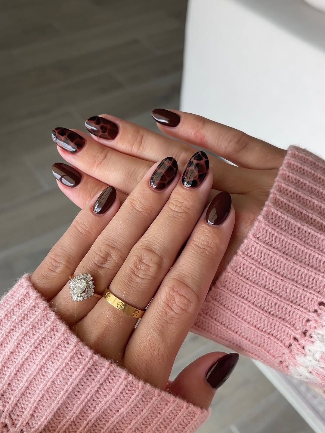 Glossy Tortoiseshell Almond Nails