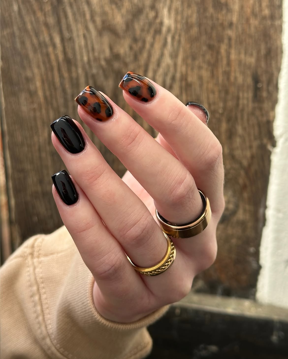 Glossy Tortoiseshell and Black Mismatched Square Nails