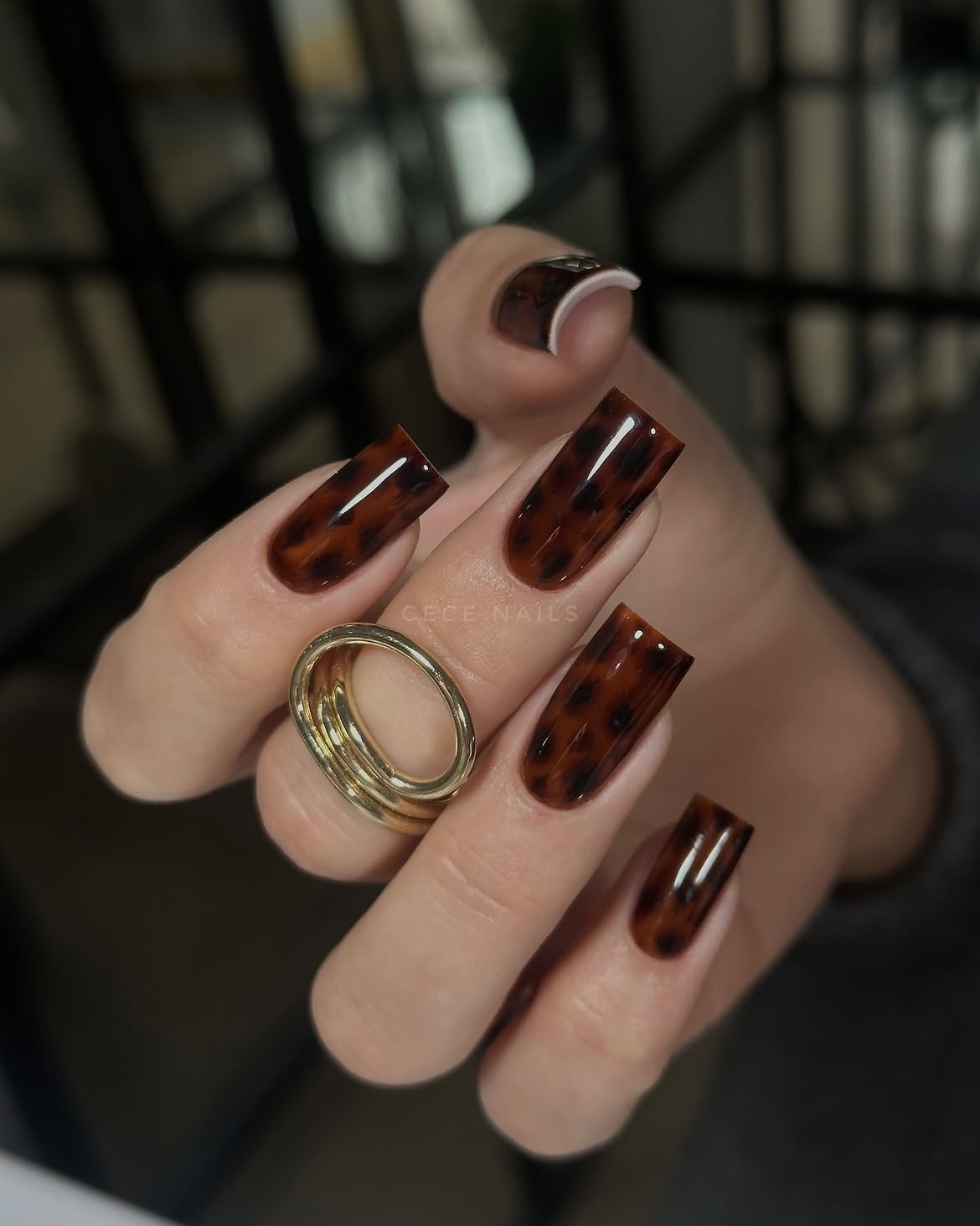 Glossy Tortoiseshell Pattern Square Nails