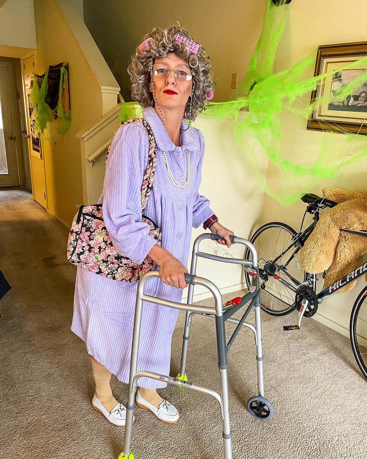 Grandma Chic Halloween Cosplay