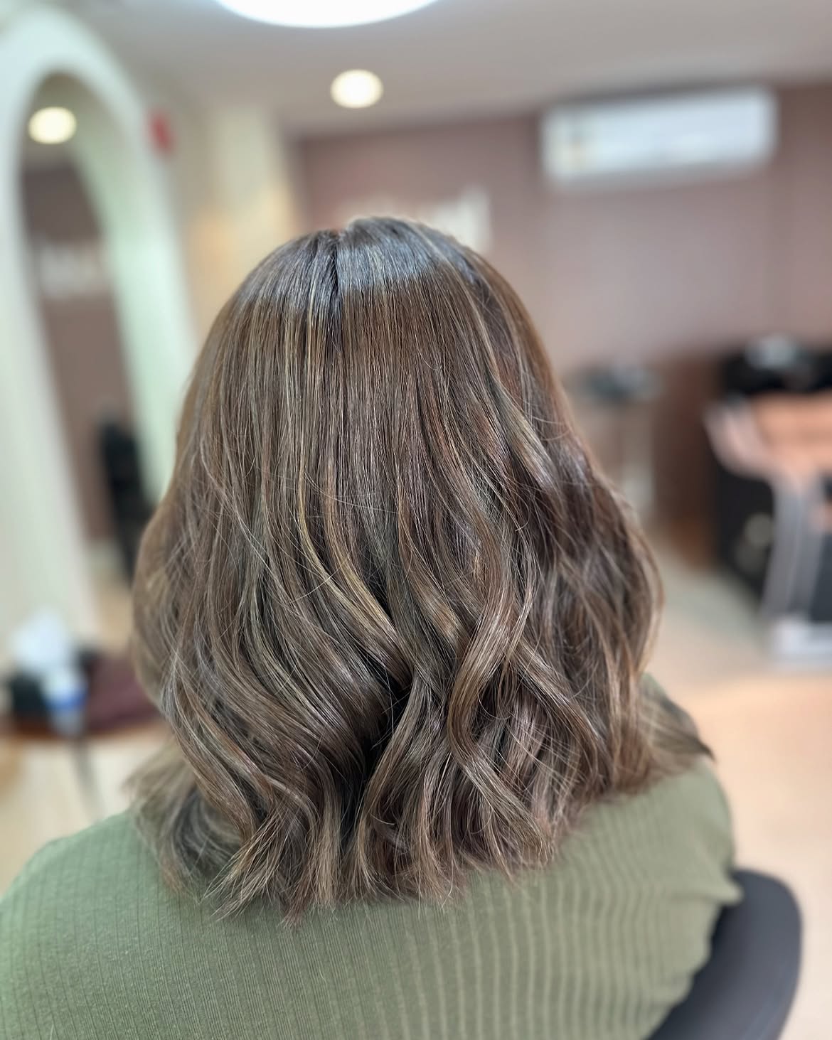 Melted Caramel Highlights On Chocolate Brown Lob
