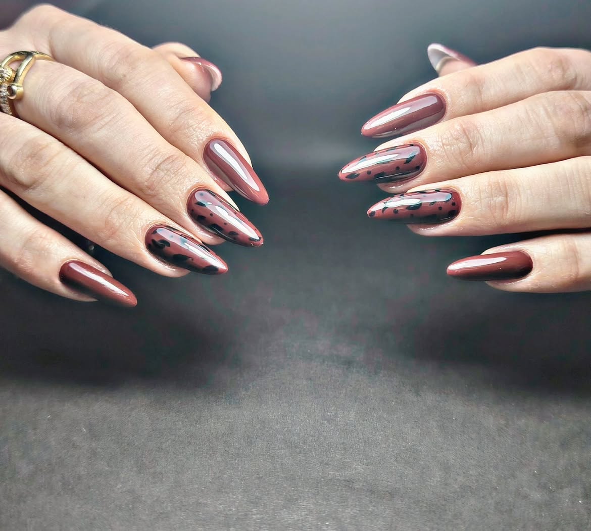 Rich Brown Tortoiseshell Stiletto Nails