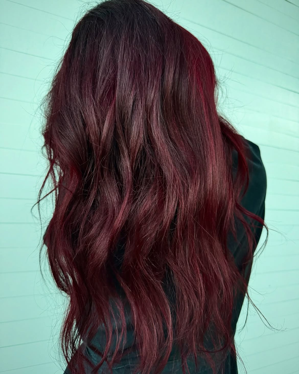 Rich Cherry Wood Undertones With Loose Waves