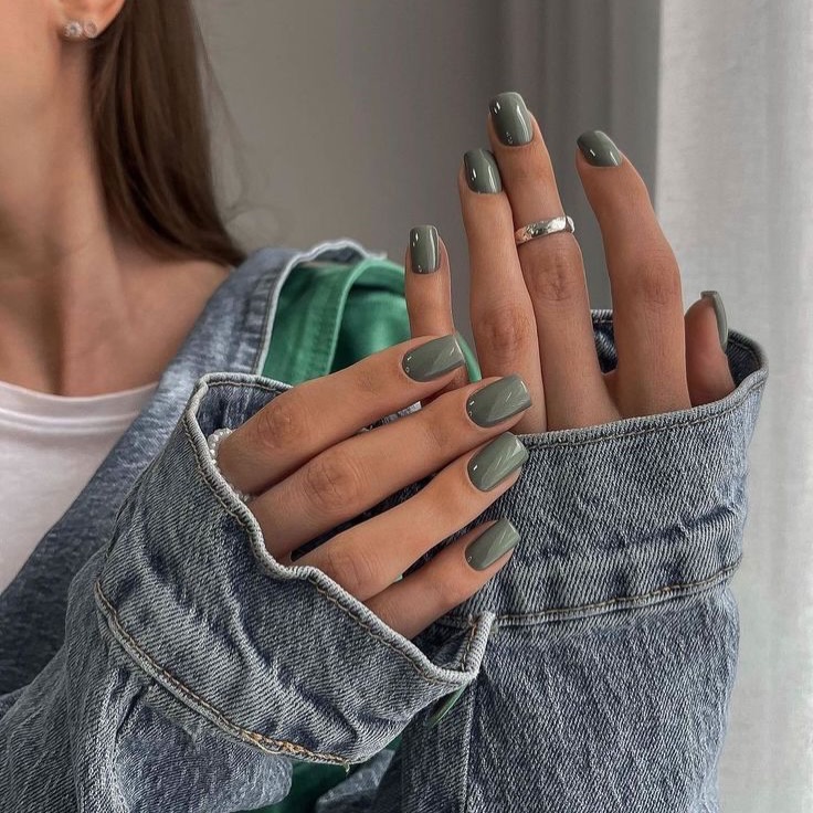 Sage Green Square Glossy Manicure