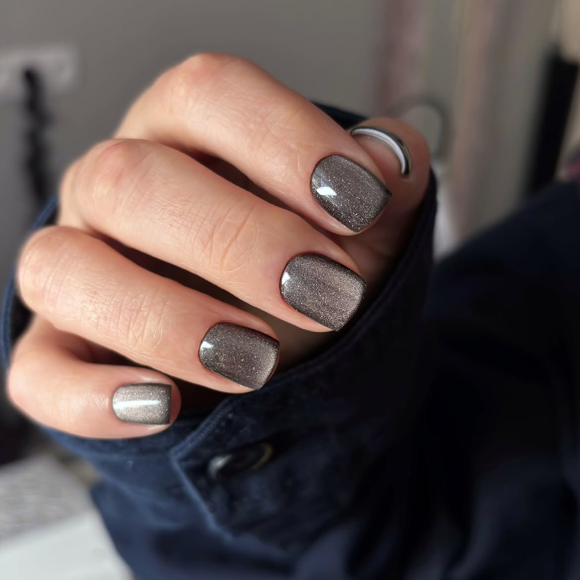 Shimmering Bronze Cat Eye Nails