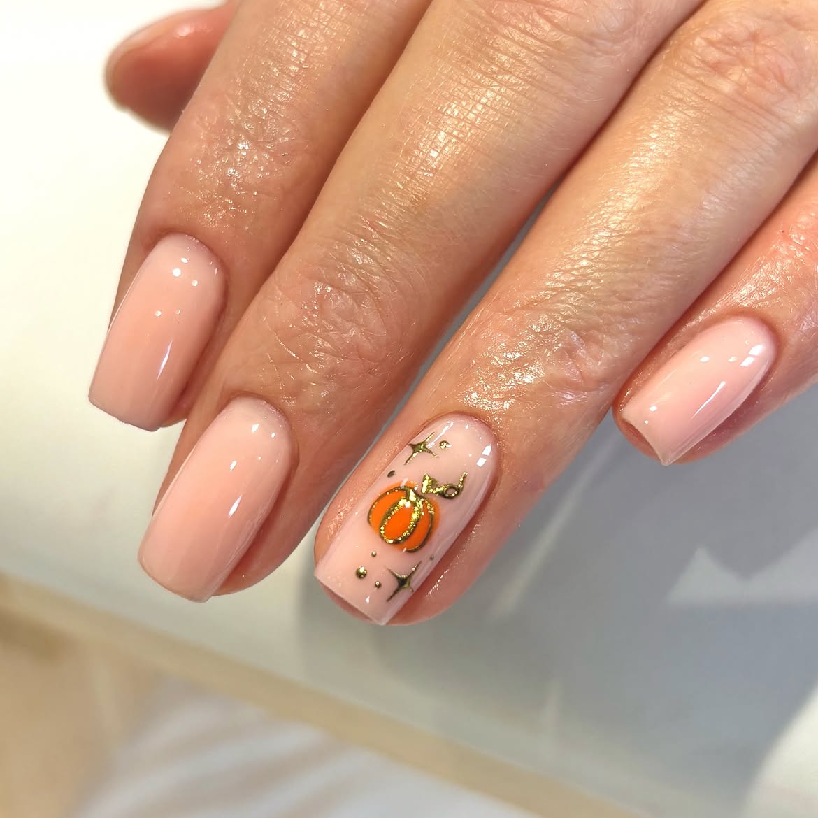 Sweet Peach Pumpkin Accent Nails