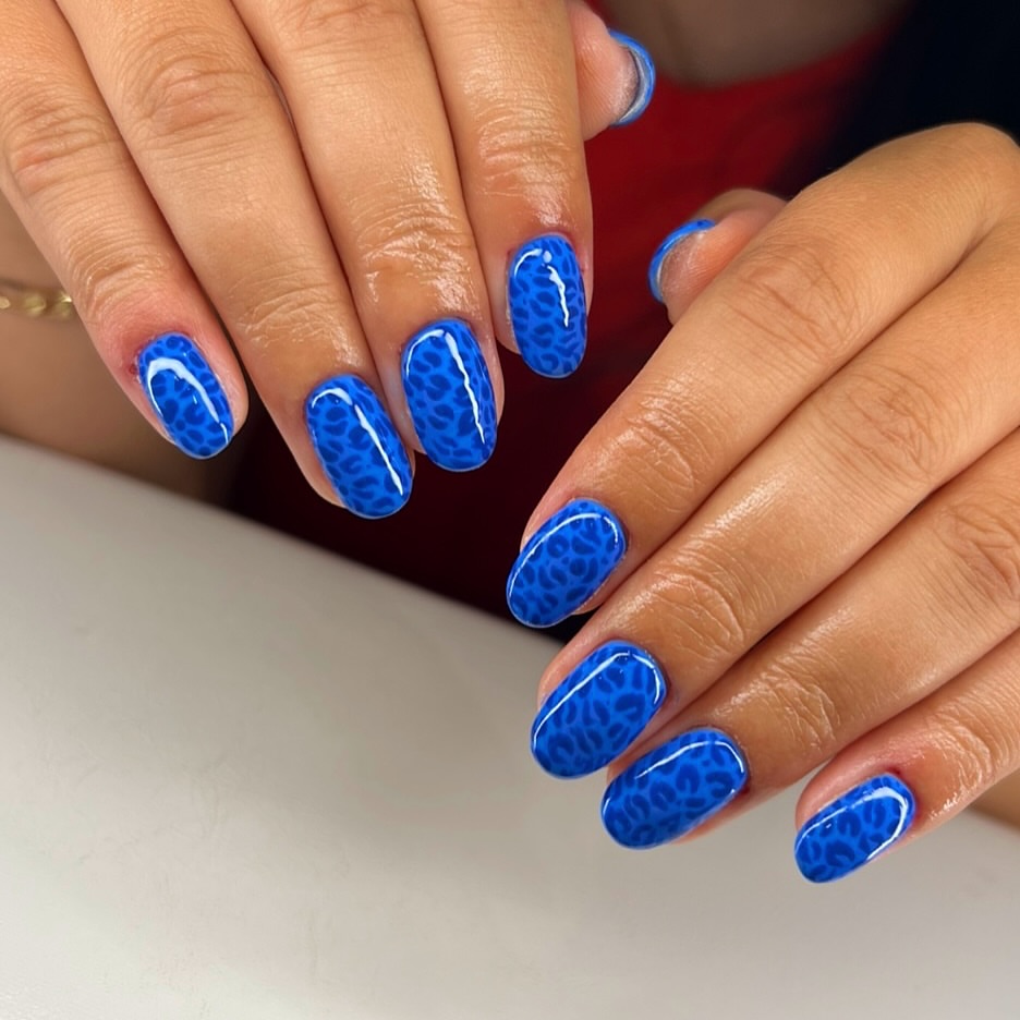 Vivid Blue Cheetah Print Oval Nails