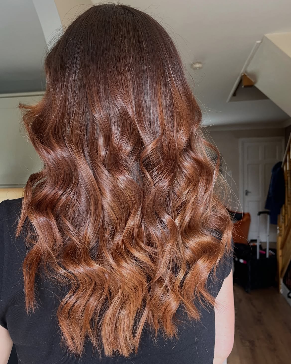 Warm Cinnamon Swirl Waves For Mid-Length Locks