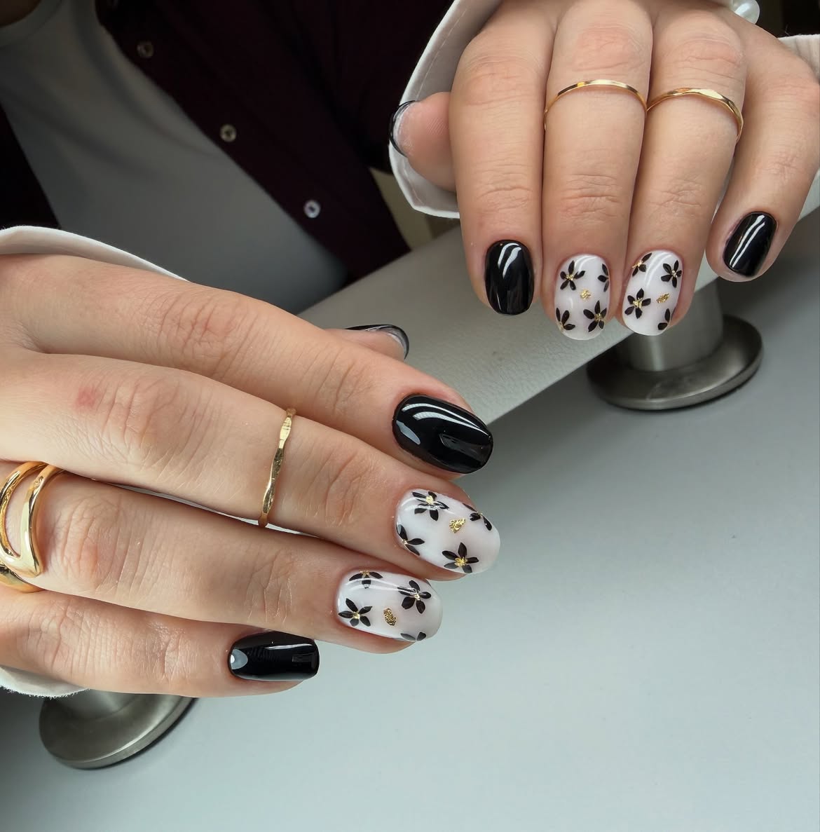 Black Floral Accent Short Oval Nails