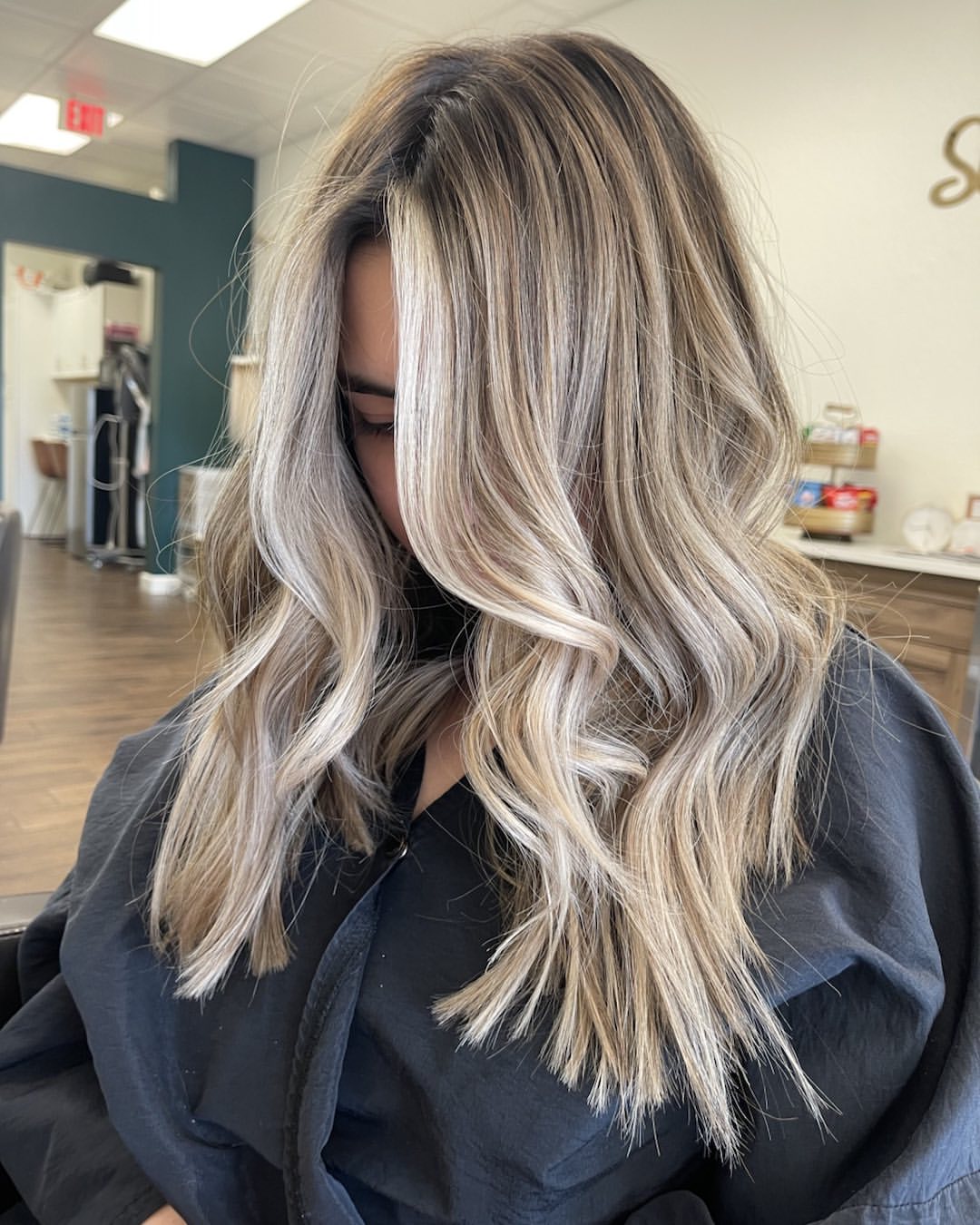 Bright Dimensional Highlights On Long Textured Layers