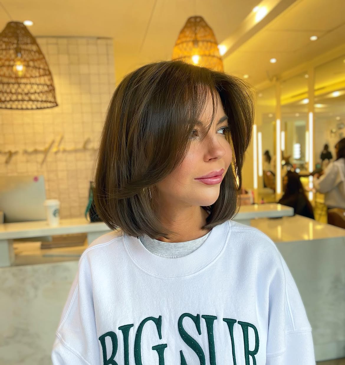 Chic Collarbone Bob With Face-Framing Layers