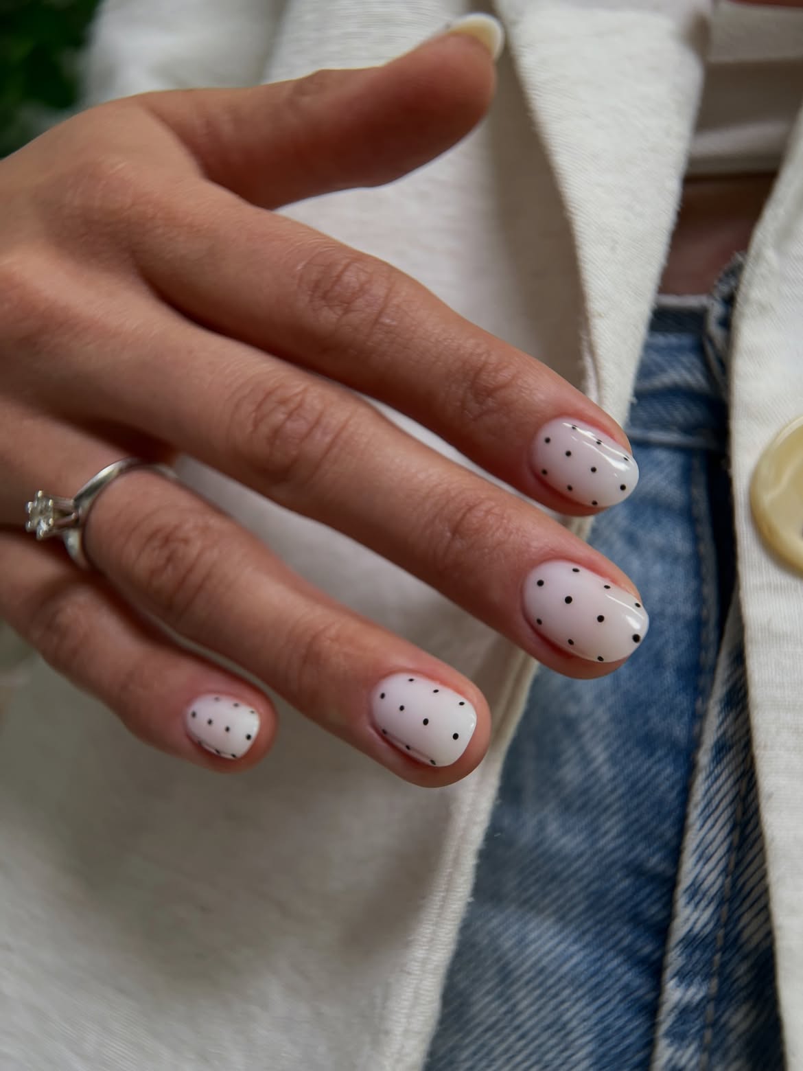 Classic Black Dot Short Oval Nails