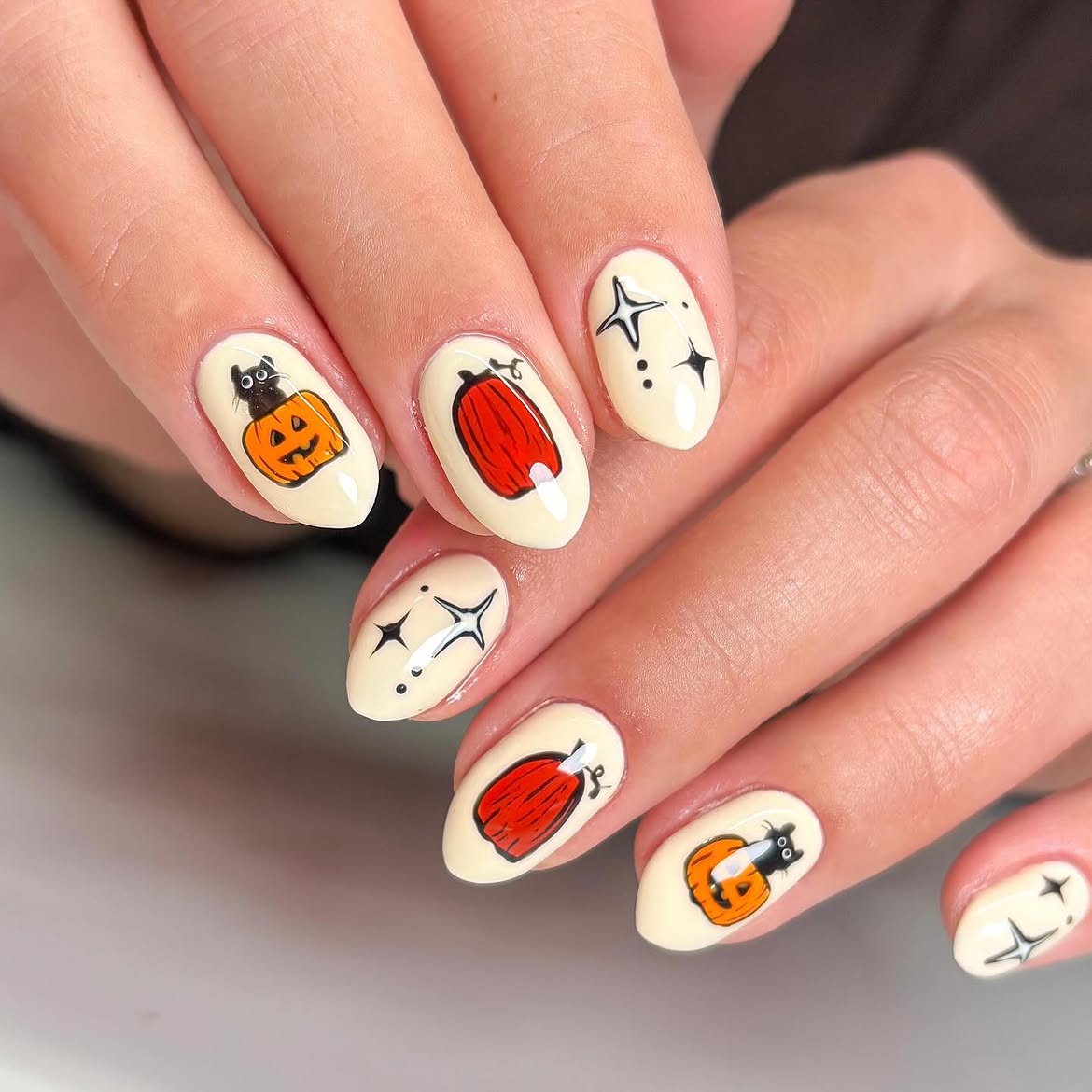 Creamy Oval Halloween Pumpkin & Black Cat Nails