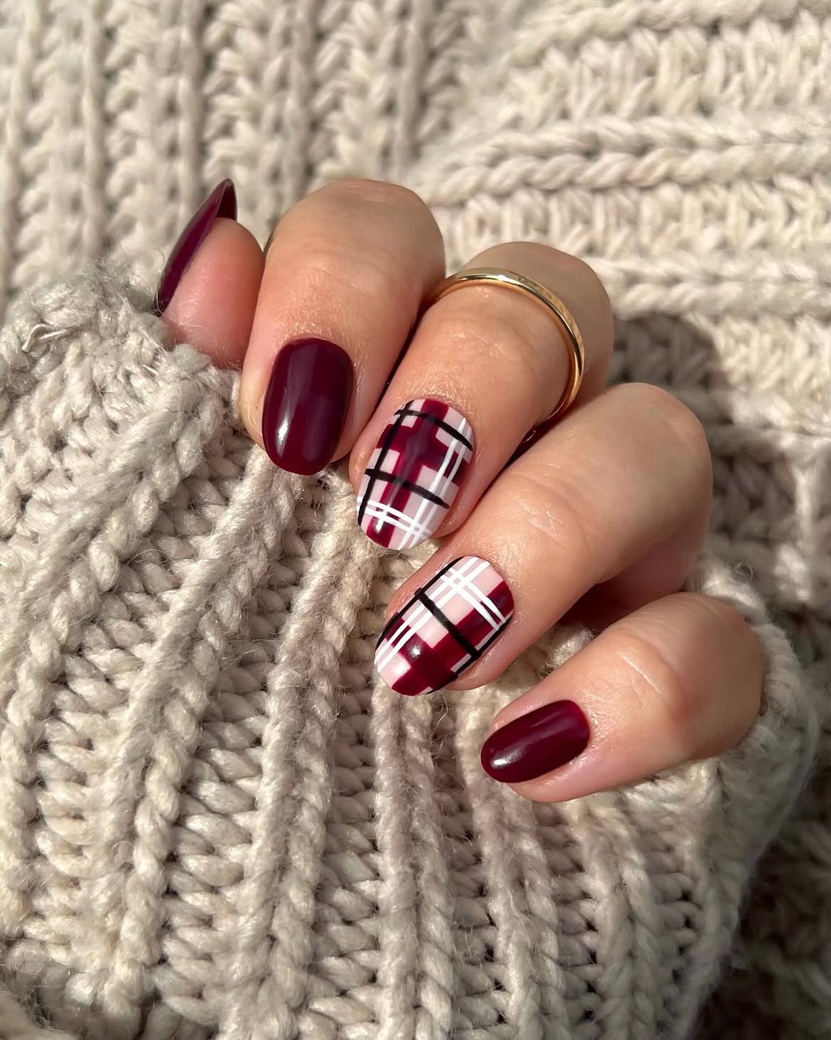 Deep Burgundy Plaid Accent Oval Nails