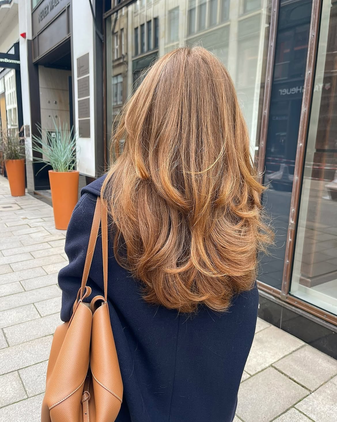 Dimensional Copper Layers With Voluminous Blowout Finish