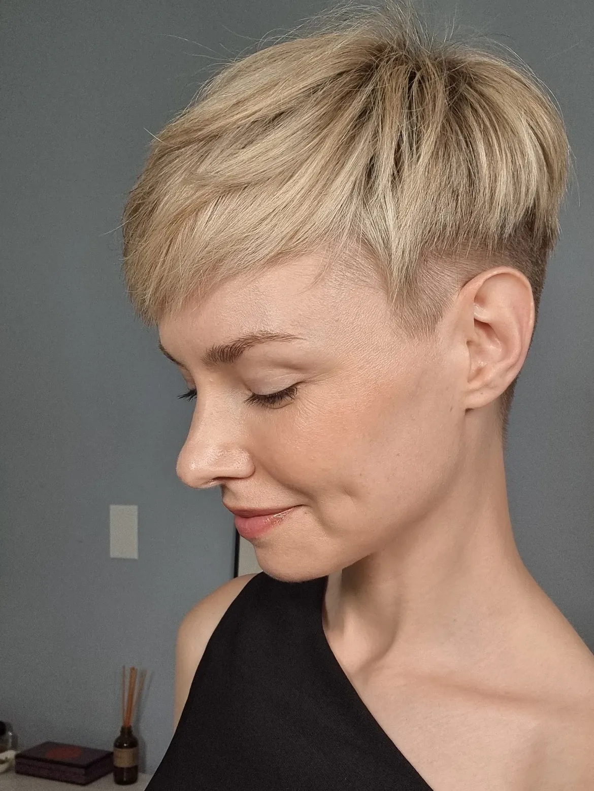 Edgy Undercut Pixie With Textured Blonde Top