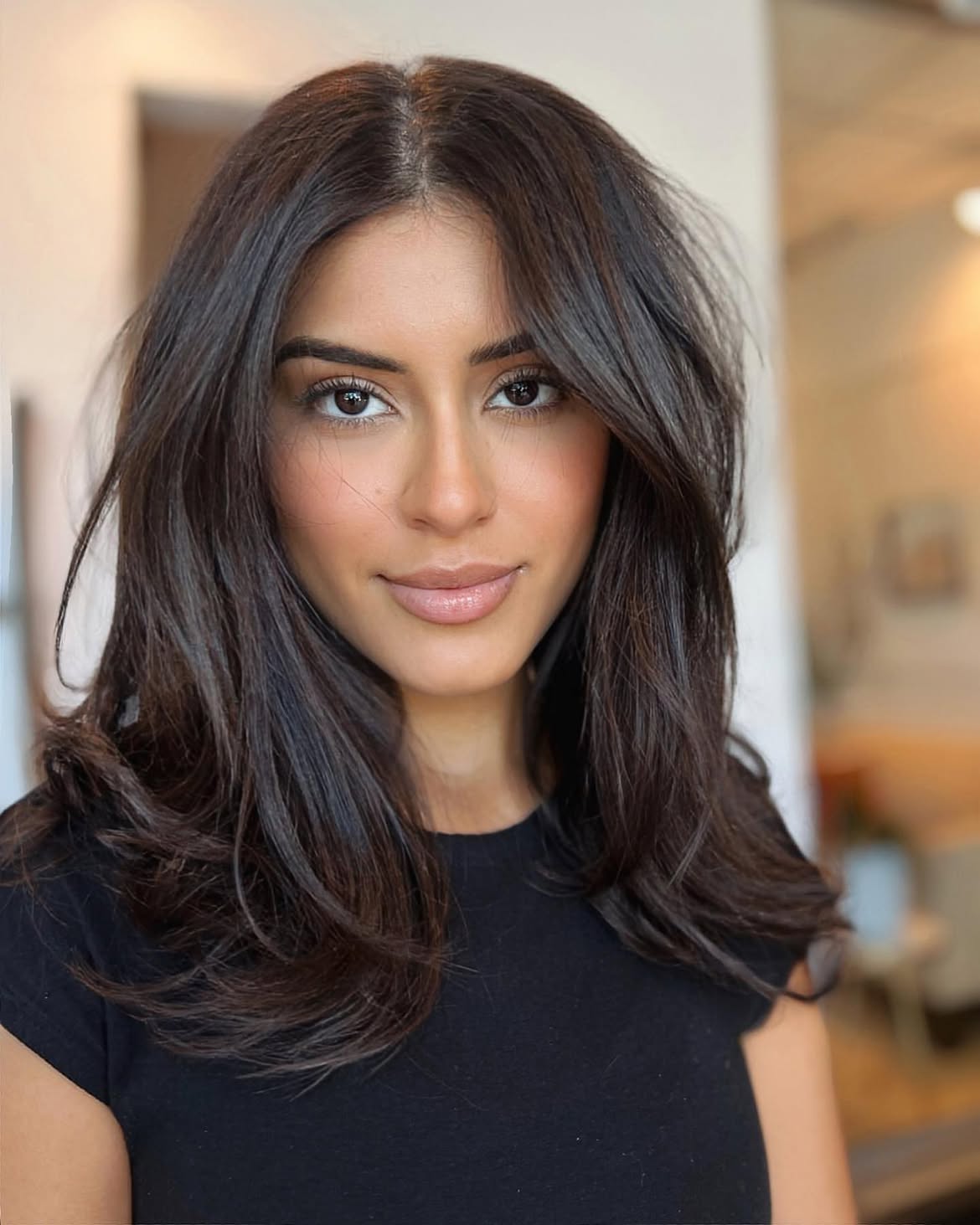 Effortless Brunette Waves With Face-Framing Layers