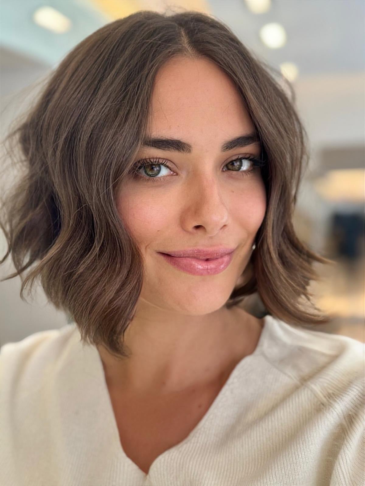 Effortless Tousled Bob With Subtle Waves