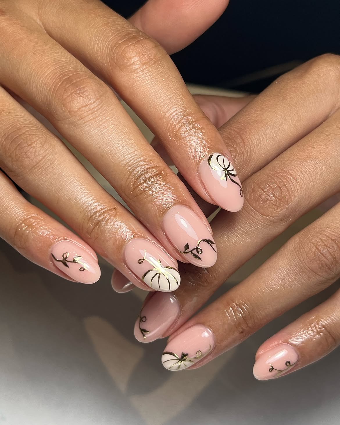 Elegant Pumpkin Gold Vine Oval Nails
